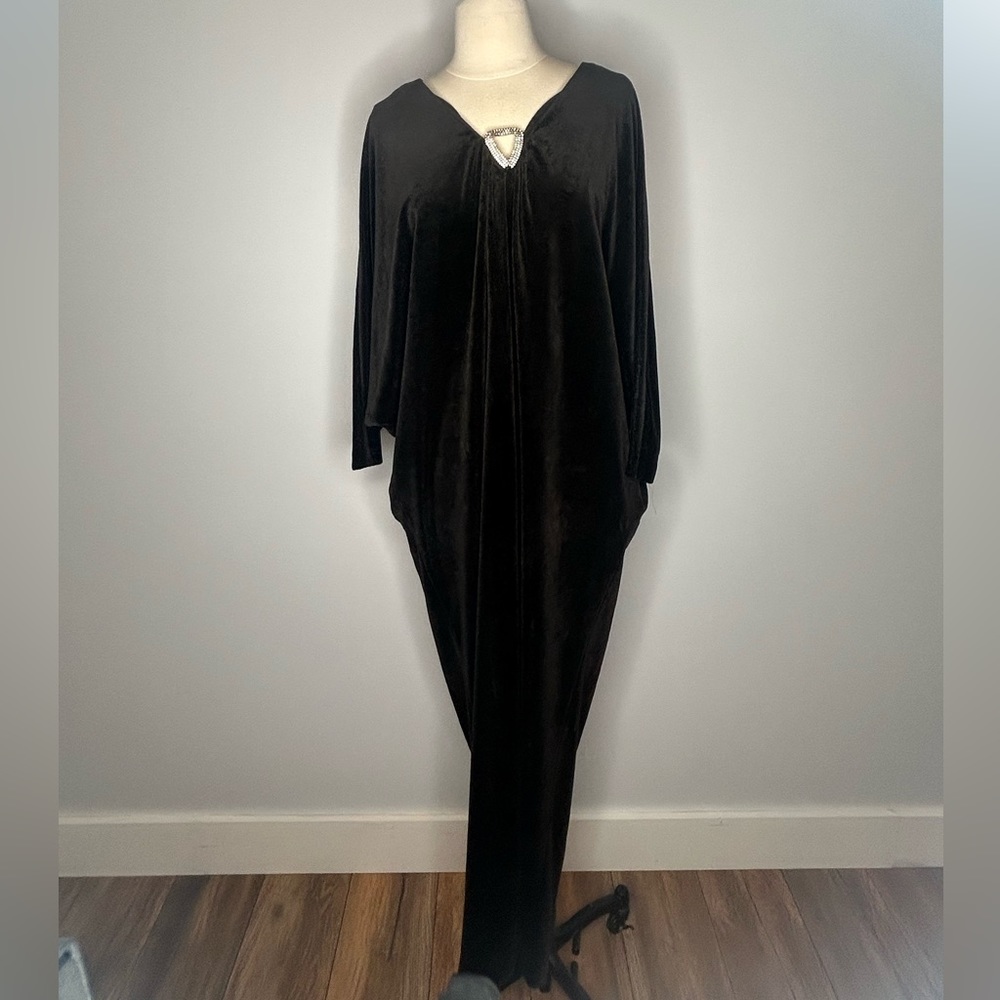 Lucie Ann of Beverly Hills black velveteen Caftan $145